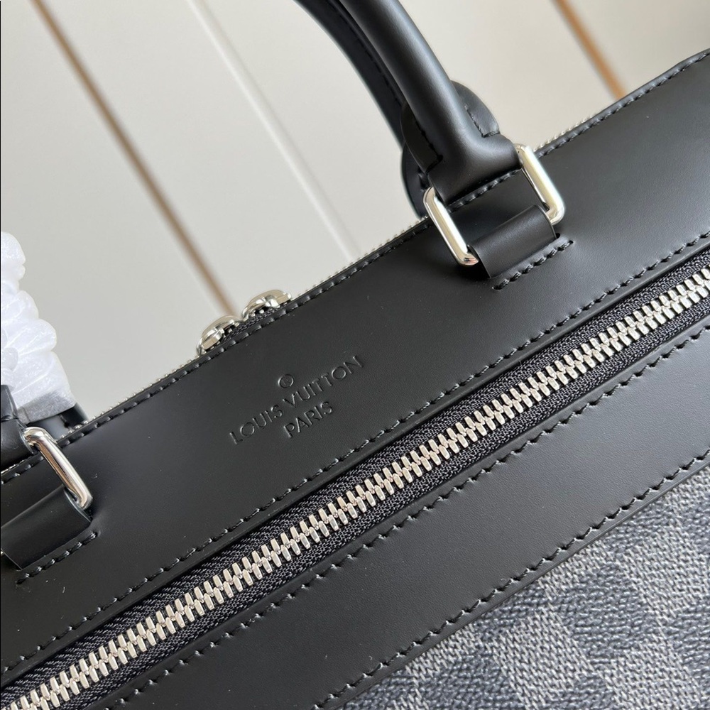 Louis Vuitton-NEVER USED-Porte Documente Jour Bag - Picture 4 of 9